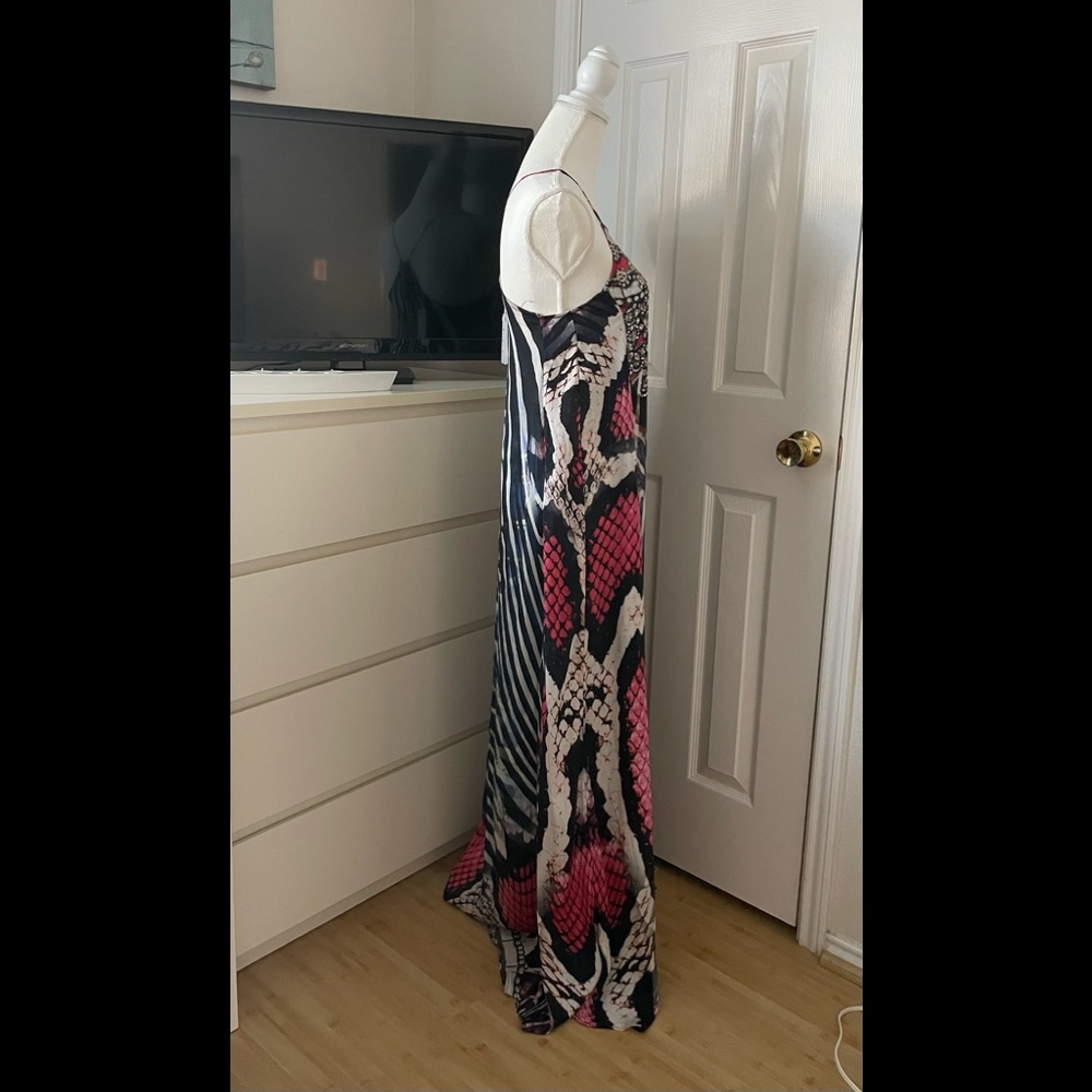 La Moda Multicolored Bohemian Dress. The size is S/M & bust is 34”